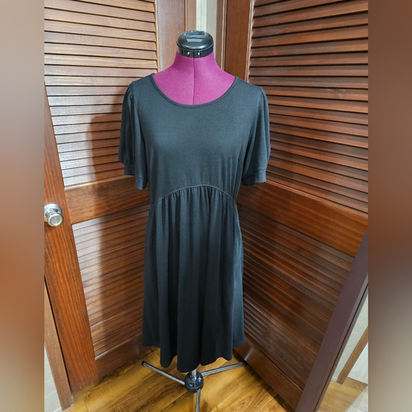 Womens Short Puff Sleeve Dress, Round Neck, Empire Waist Dress - Picture 2 of 7